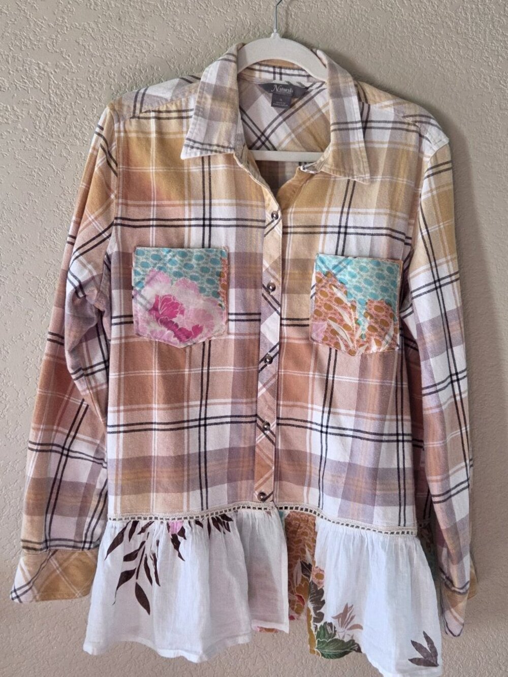 Vintage-Inspired Floral Appliqué & Ruffle Flannel Shirt – Upcycled XL